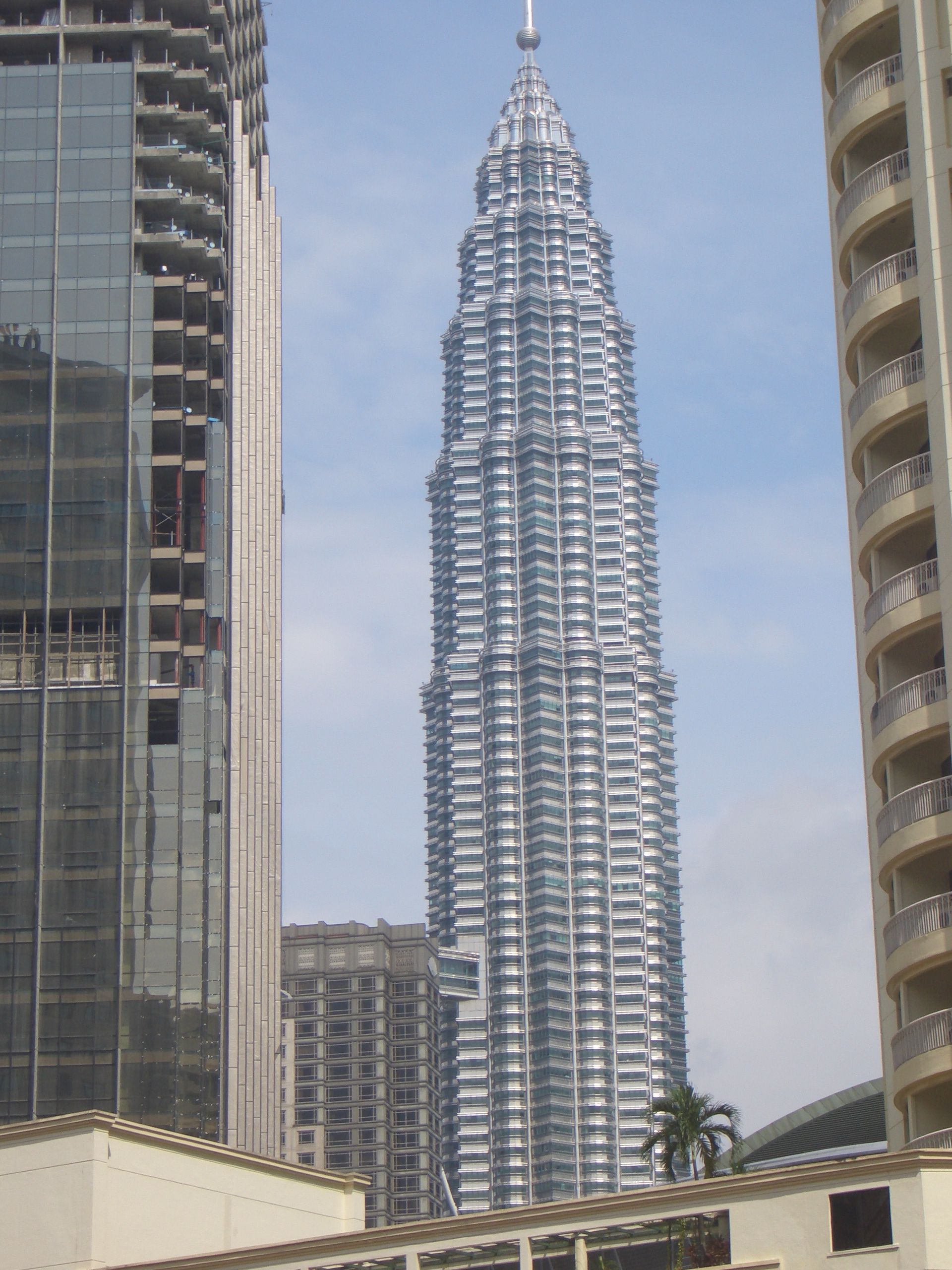 KL Twin Towers (1) - Top Tourist