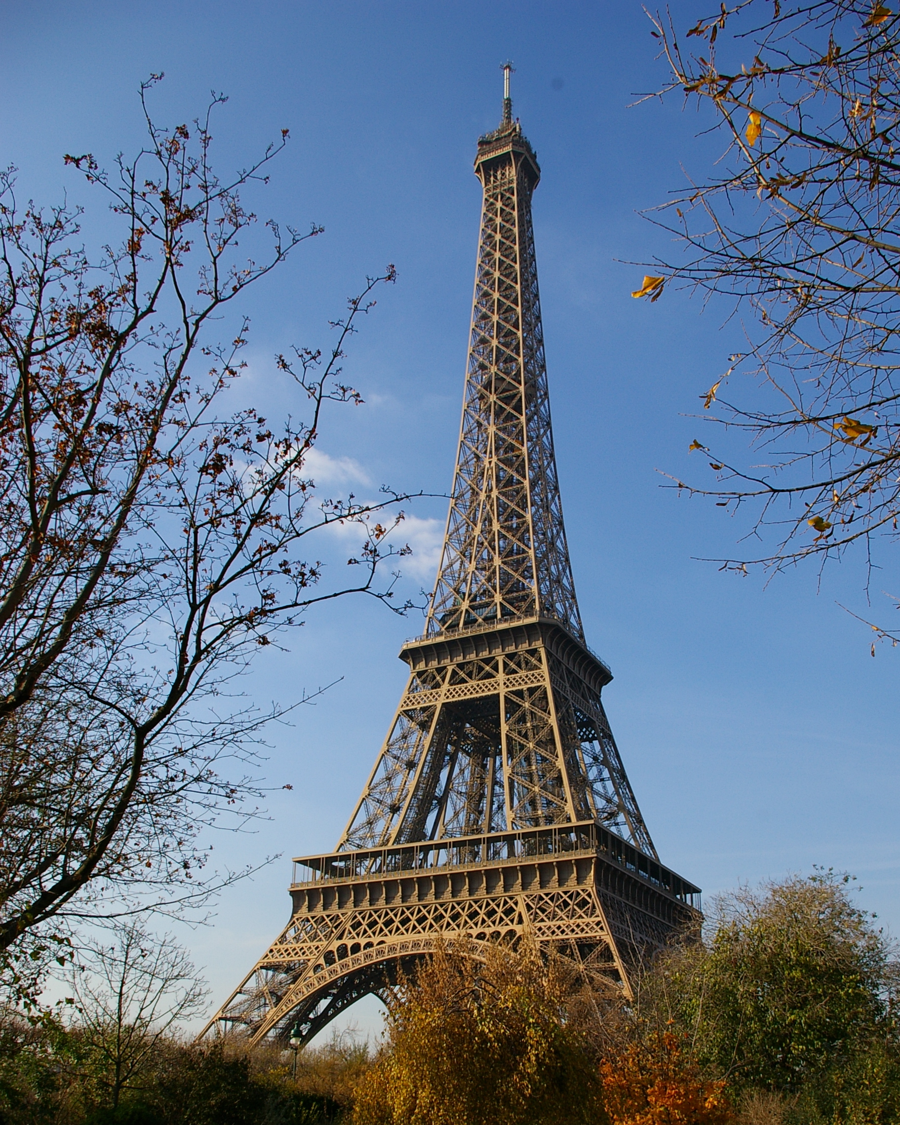 Eiffel_tower_color_cropped - Top Tourist