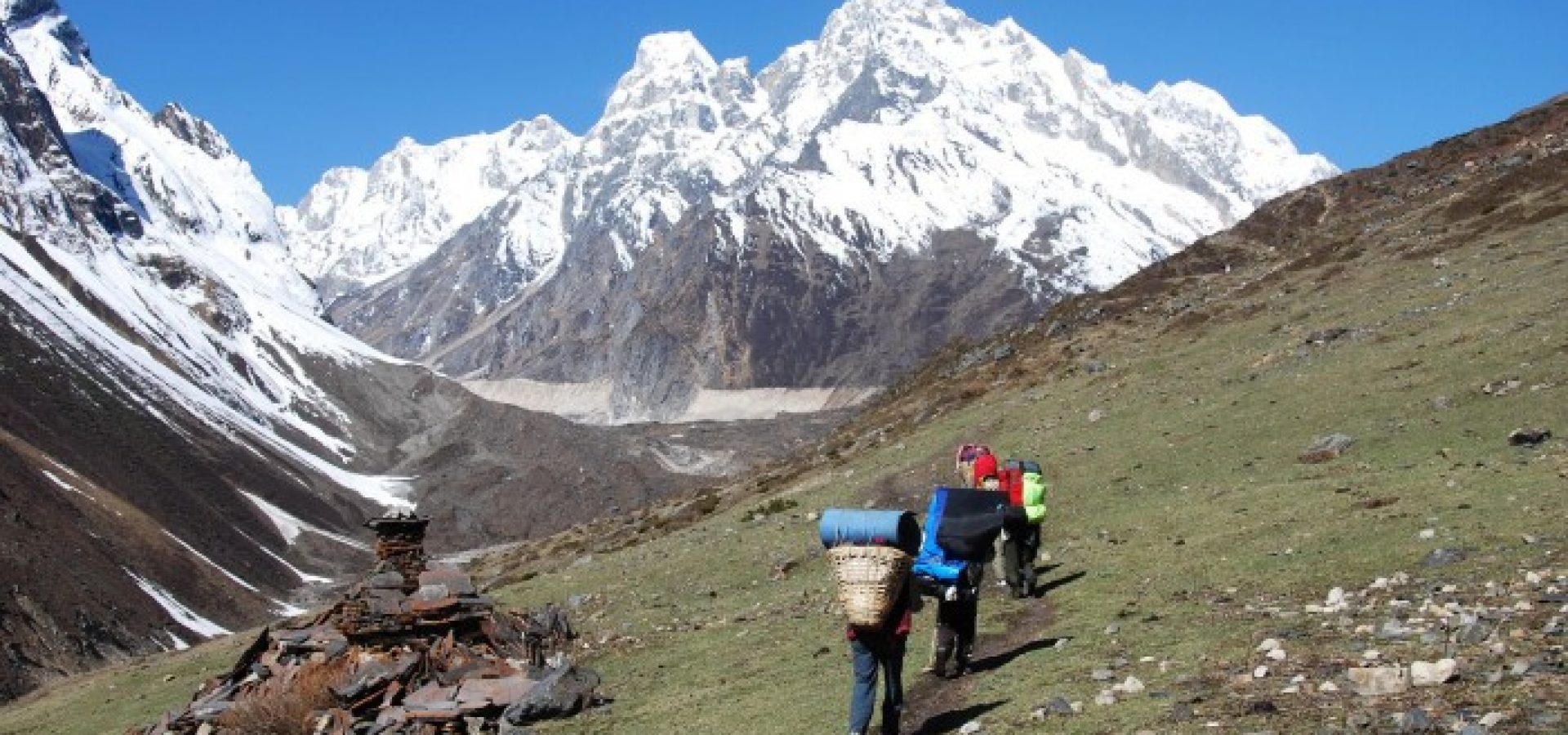 manaslu circuit trek guide